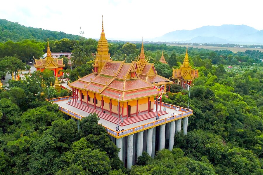 Chùa Tà Pạ - Núi Tô Tri Tôn An Giang: Nơi linh thiêng hội tụ tâm linh và kiến trúc độc đáo.