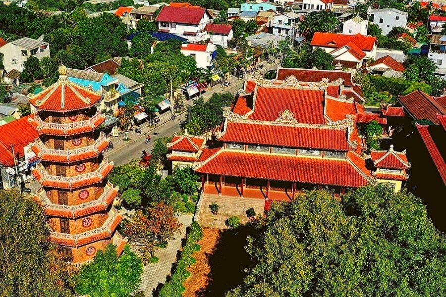 Thiền viện Chùa Từ Đàm Huế: Nơi tĩnh tâm trong lòng thành phố cố.