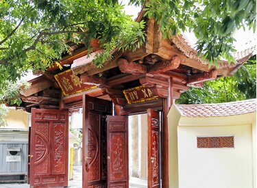 Thiền viện chùa liên phái: Nơi chia sẻ và học hỏi về tâm linh và triết học.