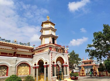 Khám phá Chùa Tam Bảo ở Rạch Giá