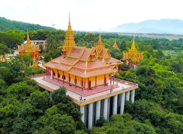 Chùa Tà Pạ - Núi Tô Tri Tôn An Giang: Nơi linh thiêng hội tụ tâm linh và kiến trúc độc đáo.