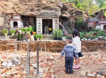 Chùa Bụt Mọc: Ngôi đền linh thiêng ẩn chứa sự thanh tịnh và truyền thống Đạo Phật.