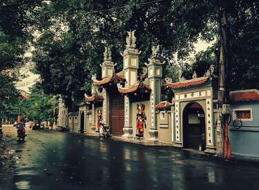 Top 10 chùa nổi tiếng và linh thiêng ở Hà Nội