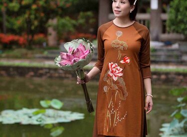 Những mẫu áo dài đi chùa đẹp và cách tân hiện đại