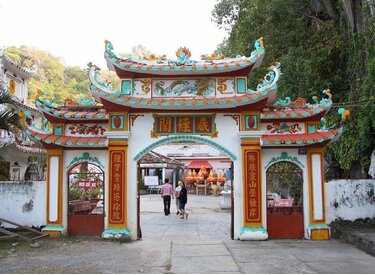 Chùa hang Hà Tiên - Di sản tâm linh ấn tượng ở Kiên Giang