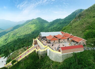 Thần thái Chùa Âm Ngọa Vân: Hiện diện đầy ma mị và huyền bí của Chùa Ngọa Vân