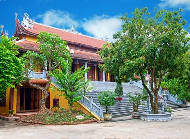 Chùa Bồ Đề Hà Nội - Nơi Linh Thiêng và Thanh Tịnh cho Tâm HồnBạn