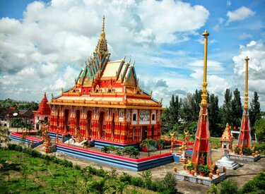 Chùa Ghôsitaram: Ngôi điểm du lịch linh thiêng và tâm linh nổi tiếng.