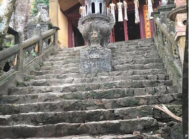 Khám phá chùa hình bồng: nơi linh thiêng kết nối với thế giới tâm linh