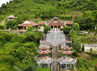 Thánh địa Chùa Phật Tích Trúc Lâm Bản Giốc.