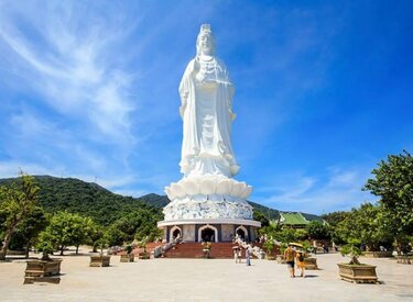 Chùa Quan Âm Linh Ứng Phật Học 2 - Đền Linh Ứng Sóc Trăng và Phật Ngọc Sóc Trăng