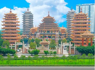 Chùa Minh Đăng Quang - Pháp Viện Quận 2 Xa Lộ Hà Nội