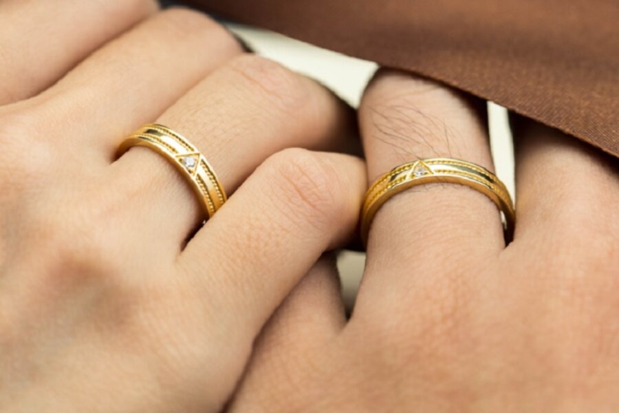 Hướng dẫn xem nhẫn cưới đeo tay nào cho nam và nữ