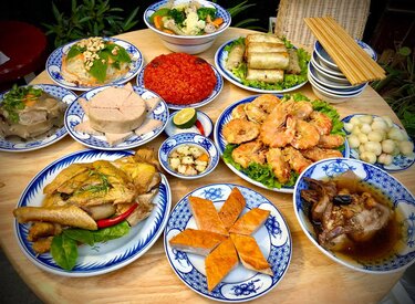 Bí Quyết Bày Trí Mâm Cỗ Cưới Hoàn Hảo Cho Ngày Trọng Đại