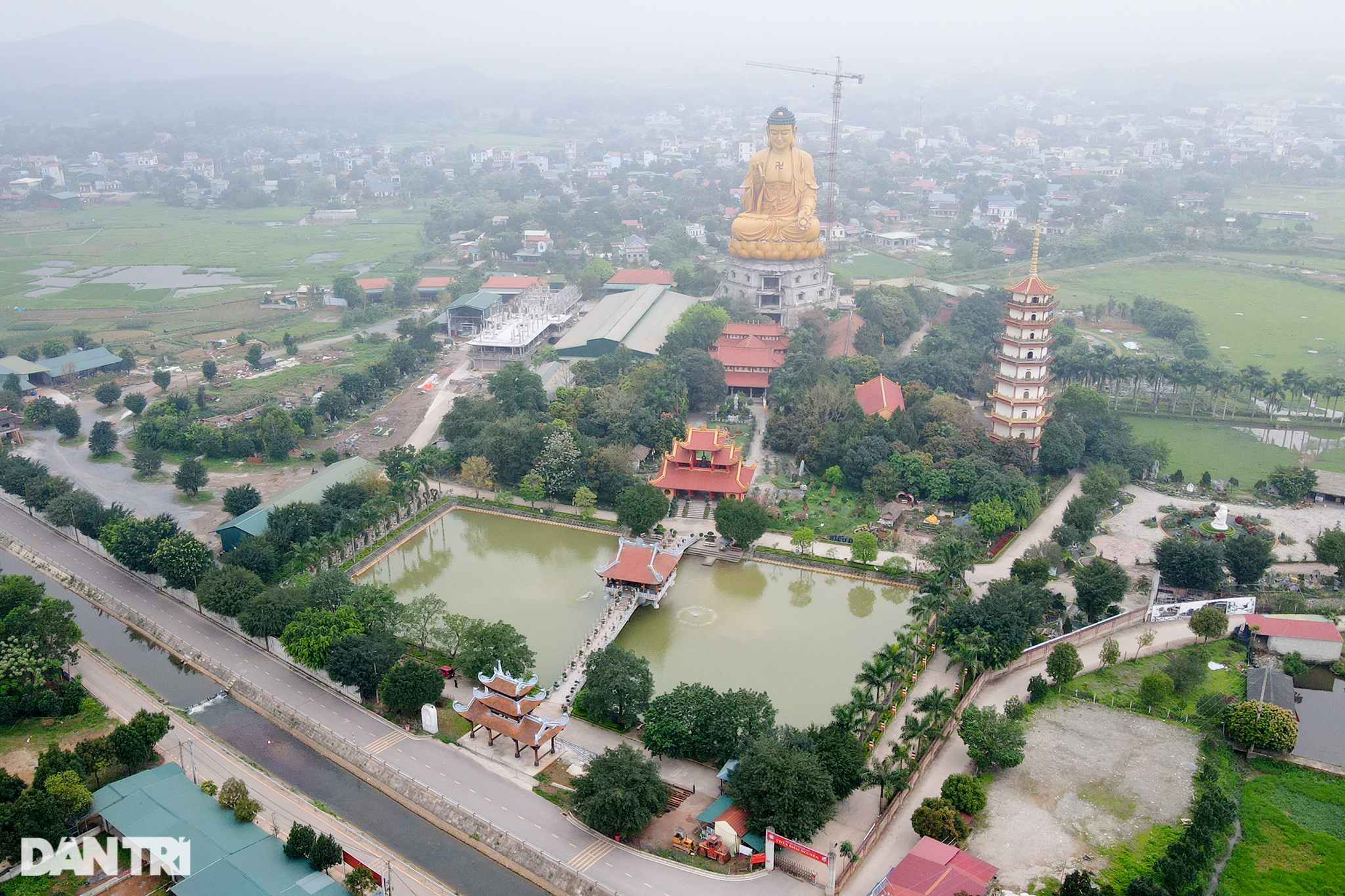 Đại tượng Phật cao nhất Đông Nam Á ở Hà Nội có trái tim ngọc nặng hơn 1 ...