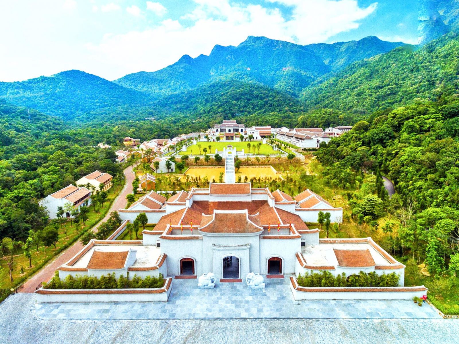 Tất tần tật kinh nghiệm du lịch Legacy Yên Tử - Checkin Travel