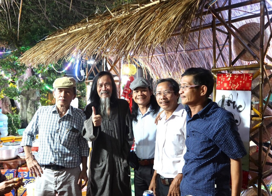 Chùa Lá Gò Vấp tiếp tục cất lên tiếng thơ trong đêm nguyên tiêu - Văn ...