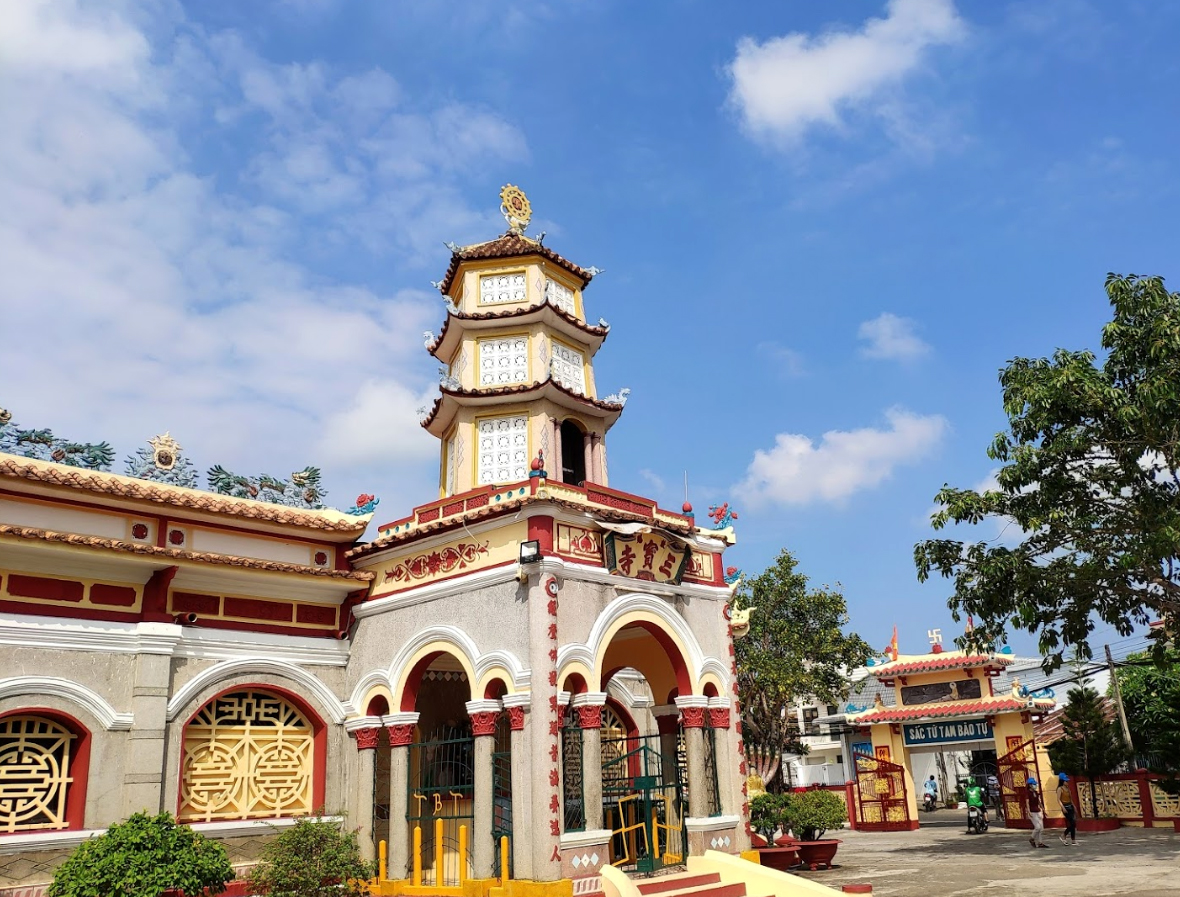 Thăm Chùa Sắc Tứ Tam Bảo ở Rạch Giá - Kiên Giang