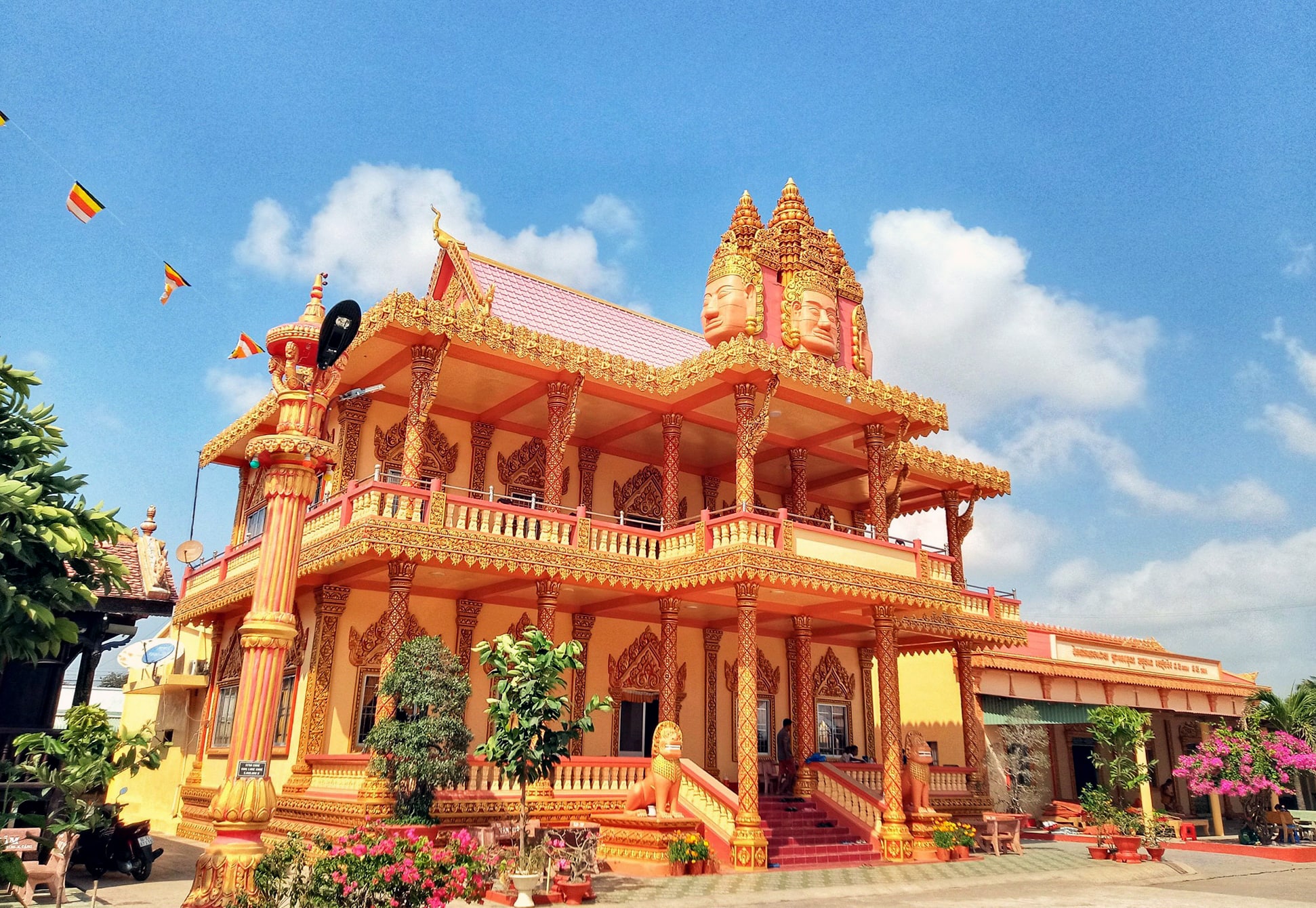 Ghé thăm chùa Xiêm Cán tráng lệ bậc nhất xứ Bạc Liêu | travelnews | Thế ...