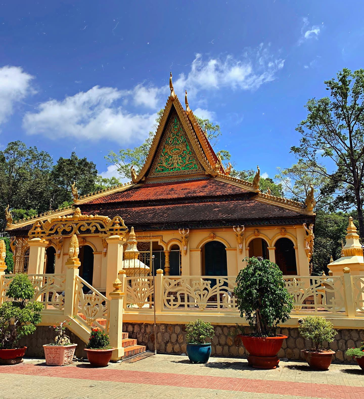 Chùa Âng - Ngôi chùa Khmer cổ tuyệt đẹp ở Trà Vinh