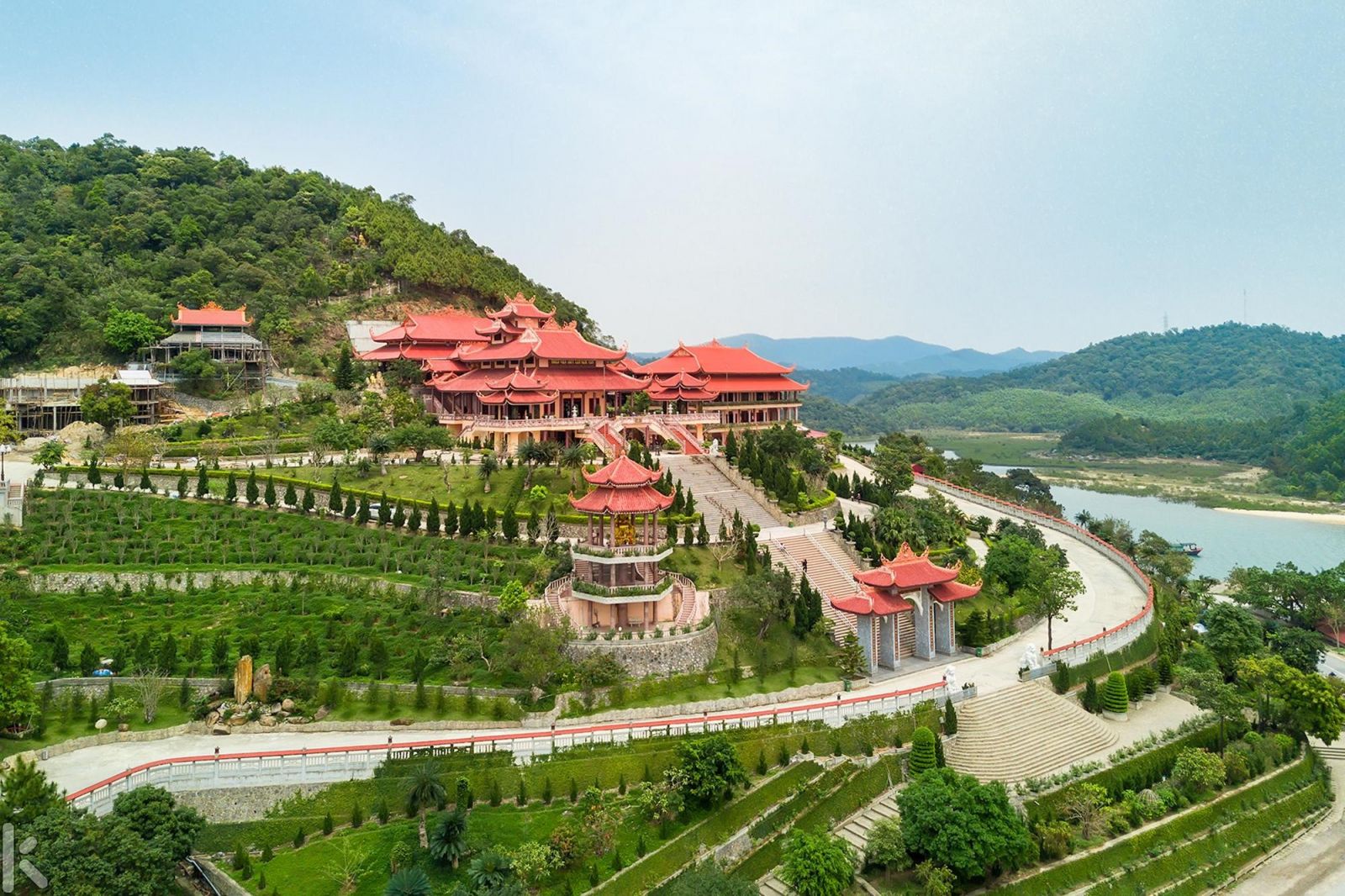 Chùa Cái Bầu ở Vân Đồn Quảng Ninh | điểm du lịch tâm linh