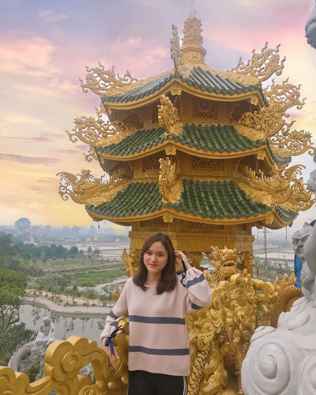 Đến thăm chùa Phúc Lâm: Ngôi chùa dát vàng gần Hà Nội
