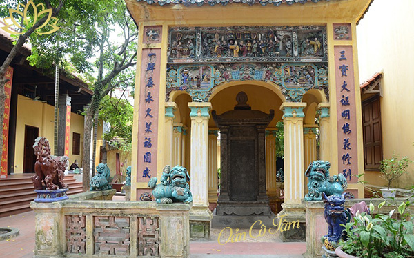 Chùa Hưng Ký - Tham quan vãn cảnh ngôi chùa gốm sứ độc đáo nhất Hà Thành