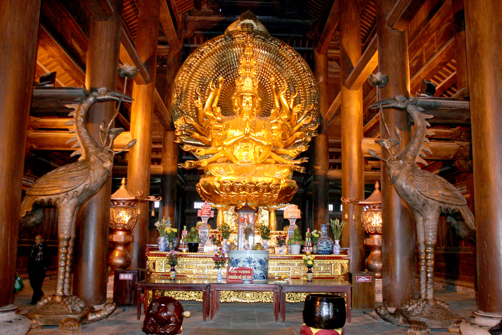 Cách nhận biết chư vị Phật, Bồ Tát qua hình dáng tượng thờ đơn giản