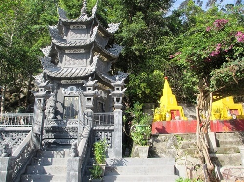 Chùa Gia Lào - Thiên đường tâm linh trong lòng núi Chứa Chan