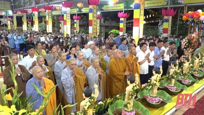 Thanh Hóa: Đại Lễ Phật đản huyện Vĩnh Lộc tại chùa Giáng | Phật giáo ...