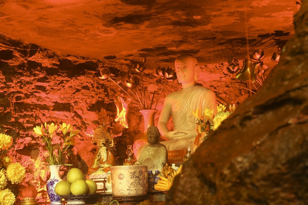 Vẻ đẹp chùa Hang - nơi đầu tiên Đạo Phật du nhập vào nước ta | Chuyên ...