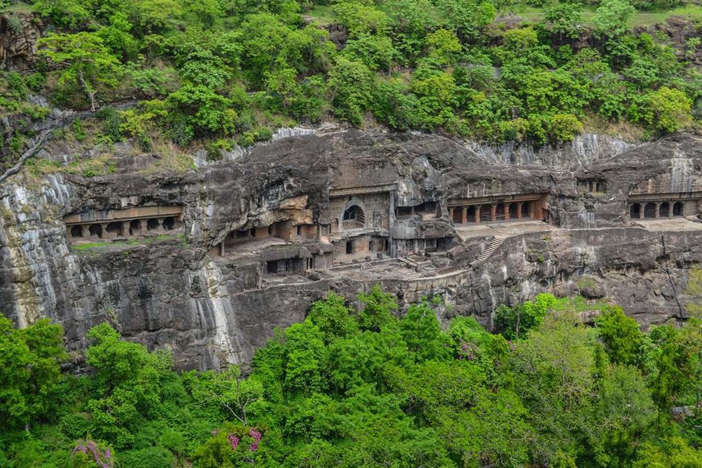 Chùa hang Ajanta – Kỳ quan cổ đại trong đá kỳ diệu của Ấn Độ | VIETRAVEL