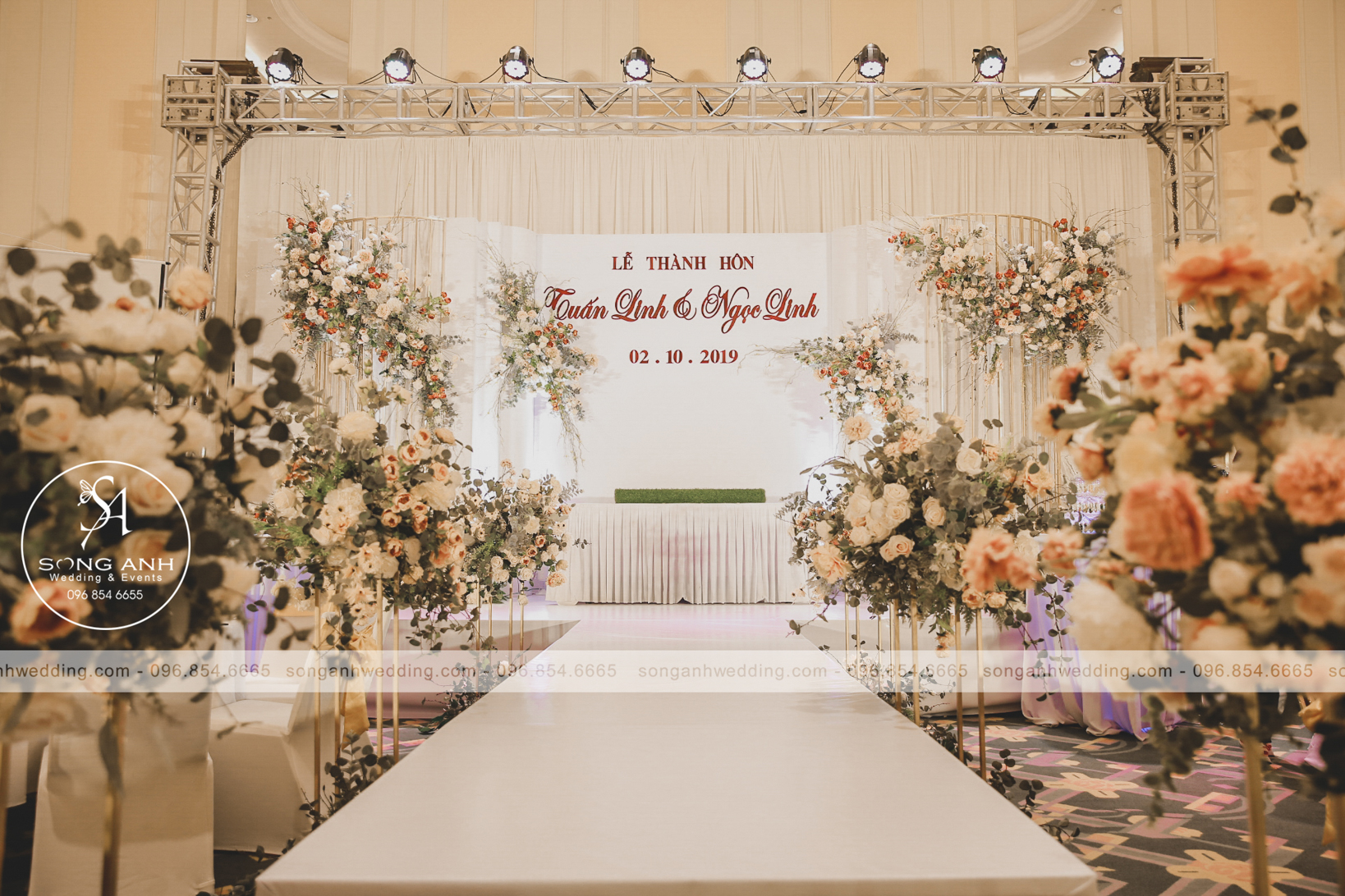 Top 50 mẫu trang trí sân khấu đám cưới tại nhà đẹp nhất