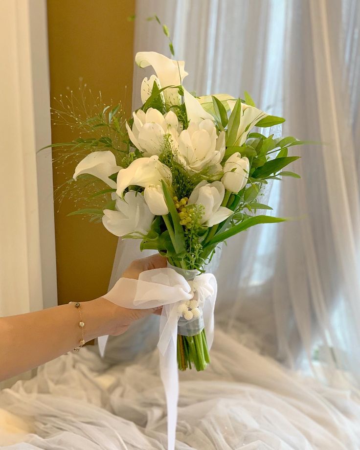 Mẫu hoa cưới cầm tay cho cô dâu